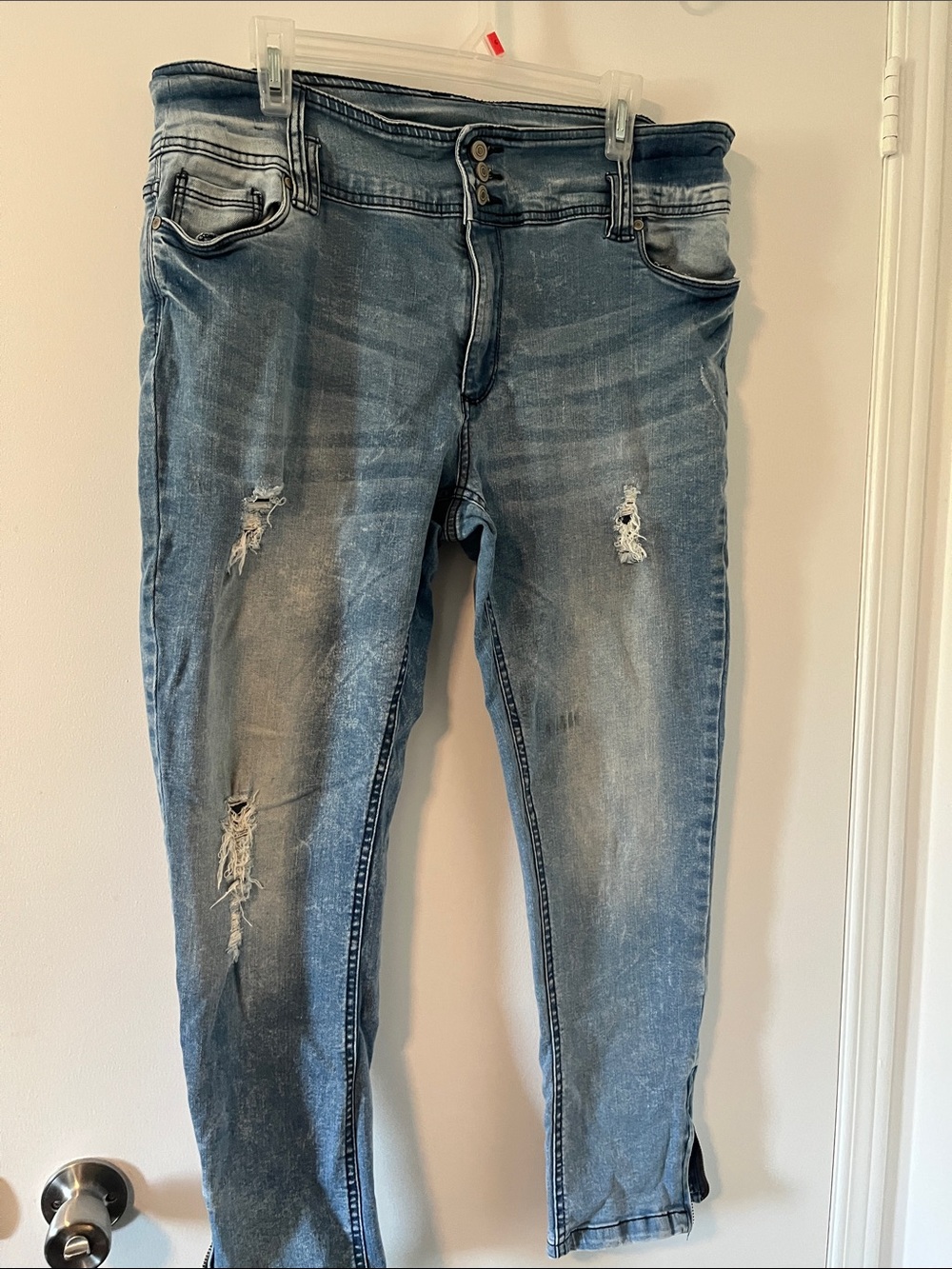 Classic women Distressed Blue Jeans